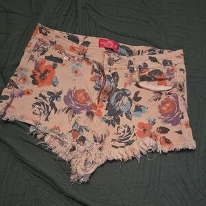 Almost Famous Floral Frayed Hem Jean Shorts